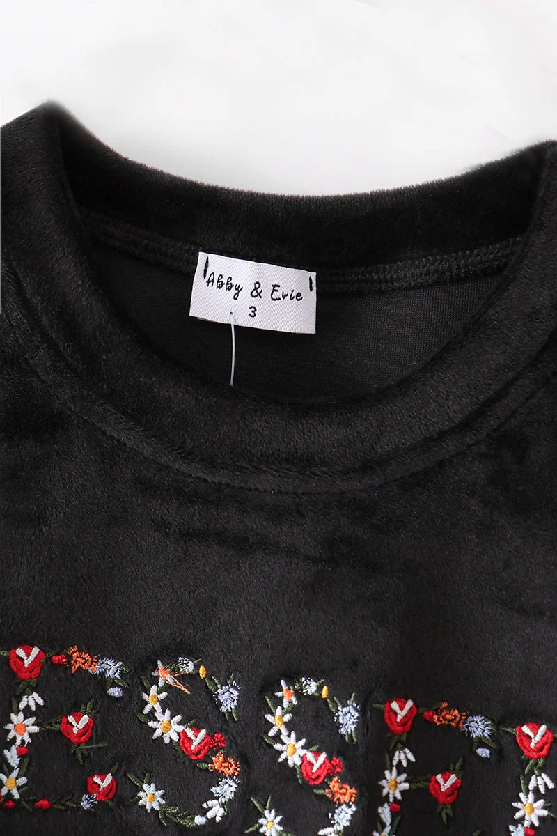 Black velvet blessed embroidery mom&me sweatshirt - Image 3