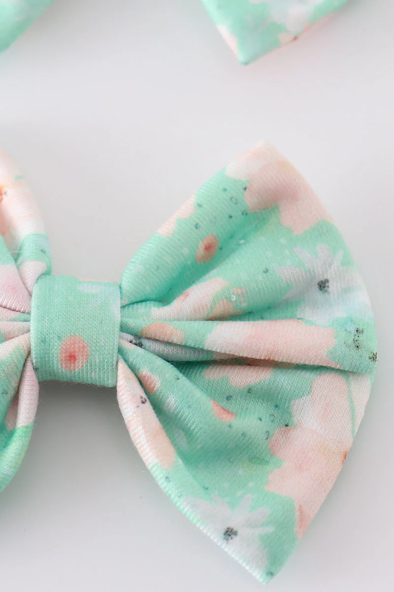 Green floral print girl piggie hair bow - Image 2