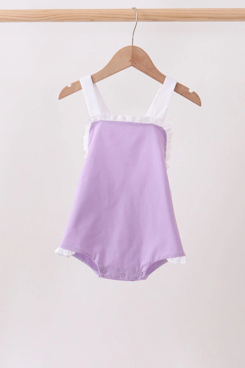 Purple ribbon ruffle bow bubble
