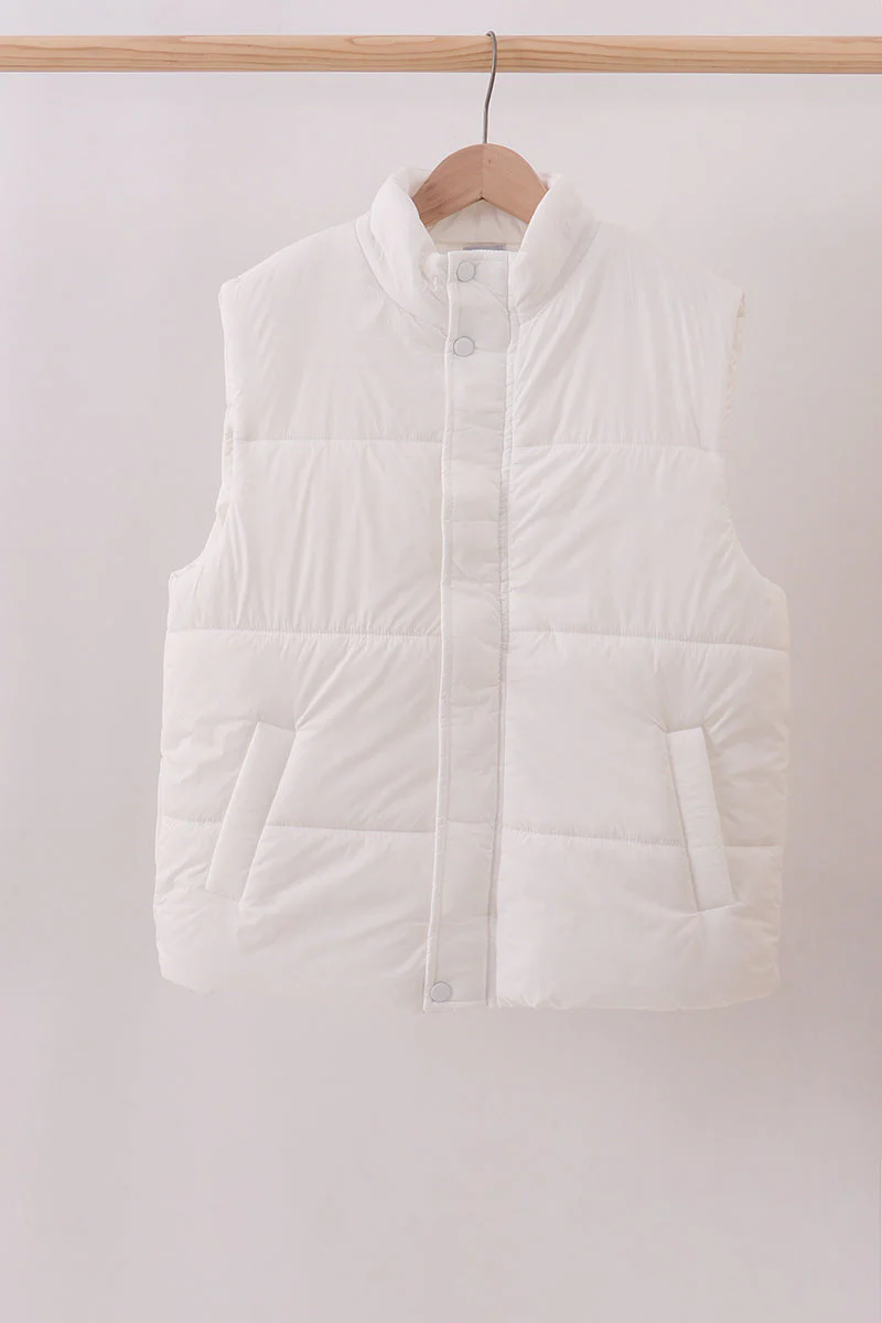 White mom&me puffer vest - Image 7